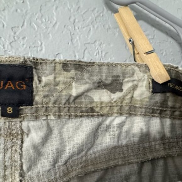 JAG camo baggy cargo capris - Picture 3 of 6